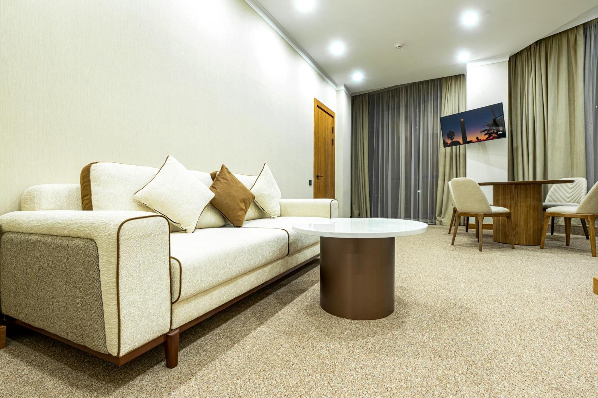 Mardan Hotel Chimkent Extérieur photo