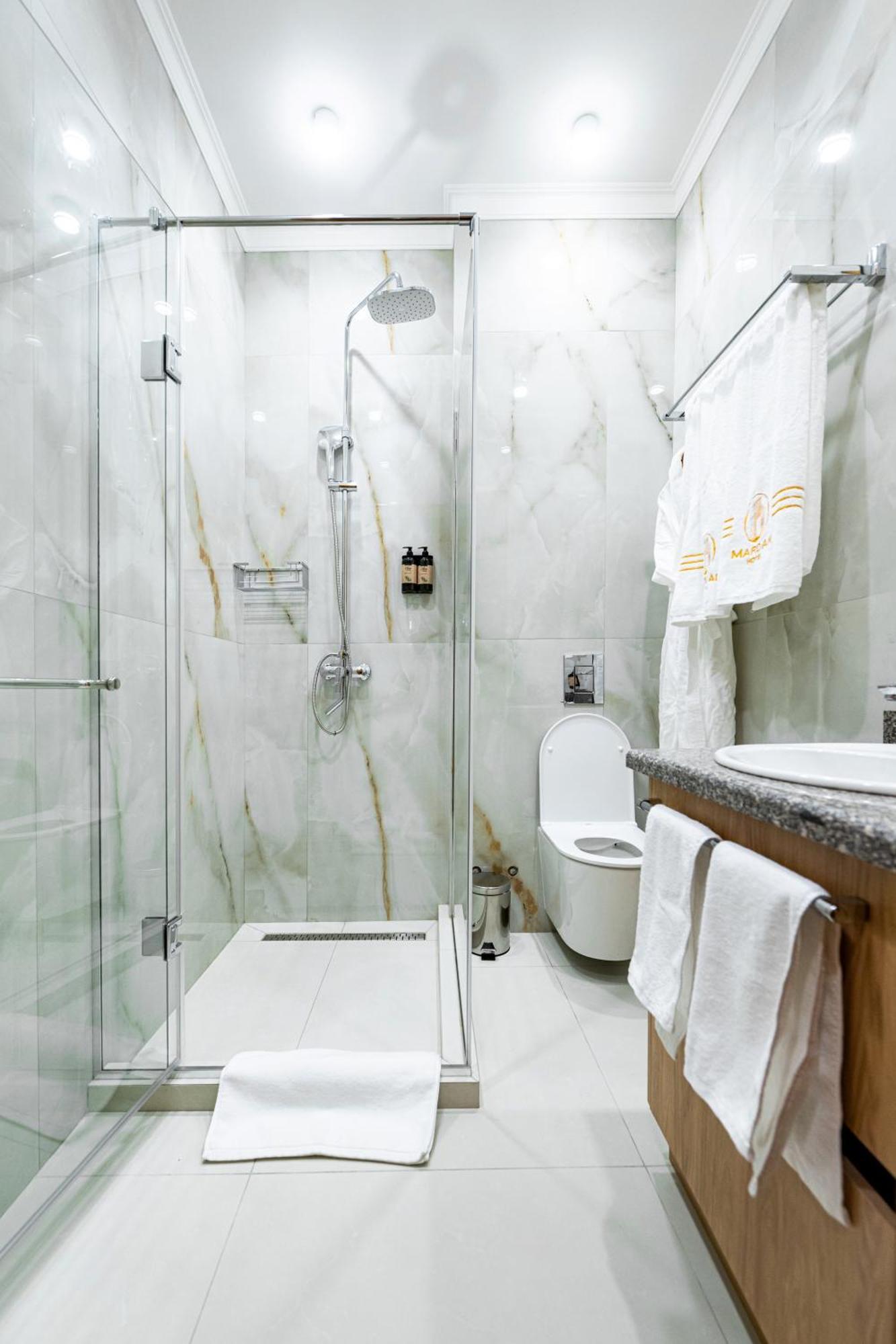 Mardan Hotel Chimkent Extérieur photo