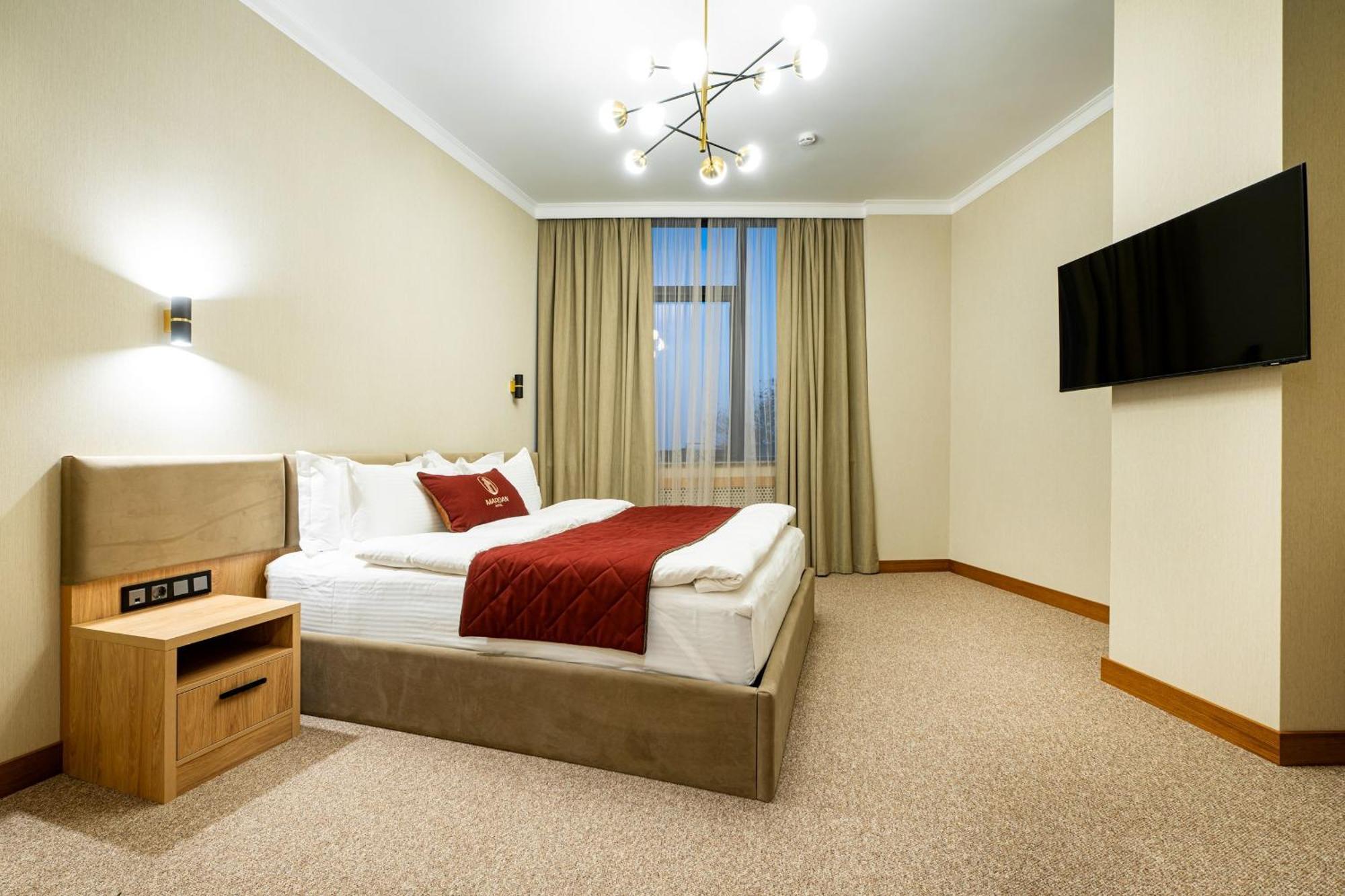 Mardan Hotel Chimkent Extérieur photo